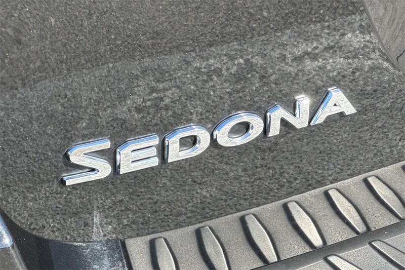 Kia Sedona Vehicle Full-screen Gallery Image 27