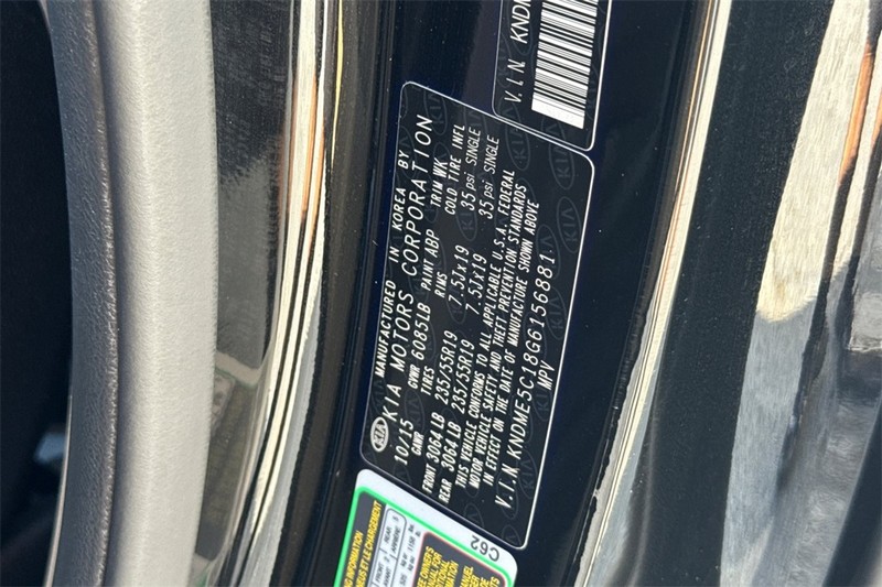 Kia Sedona Vehicle Full-screen Gallery Image 28
