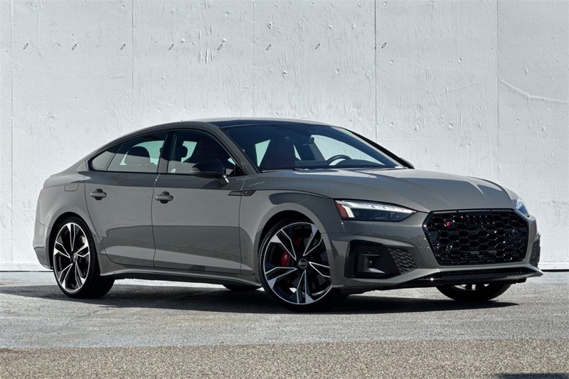 Audi S5 Sportback Vehicle Full-screen Gallery Image 02