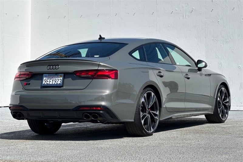 Audi S5 Sportback Vehicle Full-screen Gallery Image 04