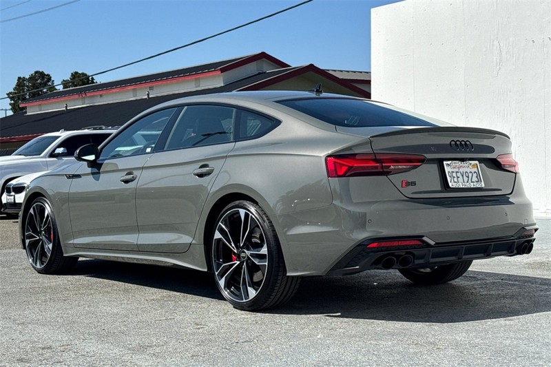 Audi S5 Sportback Vehicle Full-screen Gallery Image 06