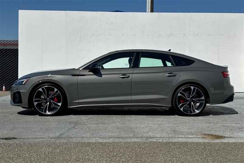 Audi S5 Sportback Vehicle Full-screen Gallery Image 07