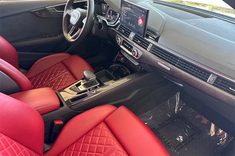 Audi S5 Sportback Vehicle Full-screen Gallery Image 15