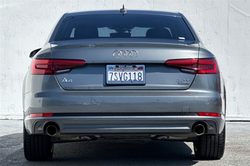 Audi A4 Vehicle Full-screen Gallery Image 05