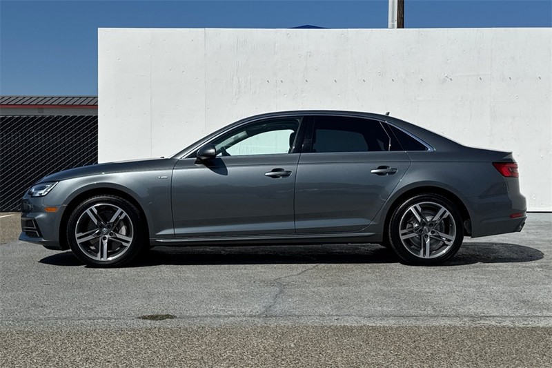 Audi A4 Vehicle Full-screen Gallery Image 07