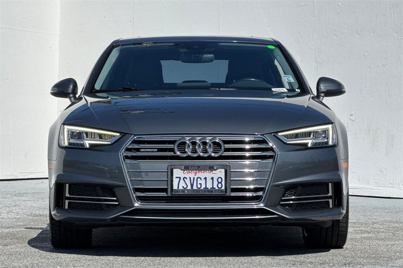 Audi A4 Vehicle Full-screen Gallery Image 09