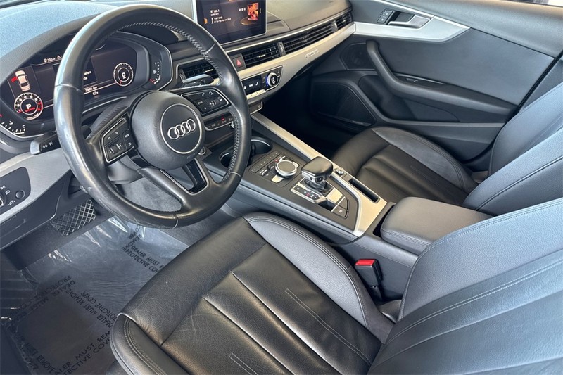 Audi A4 Vehicle Full-screen Gallery Image 10