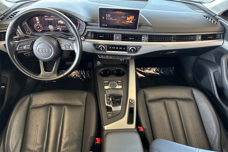 Audi A4 Vehicle Full-screen Gallery Image 13
