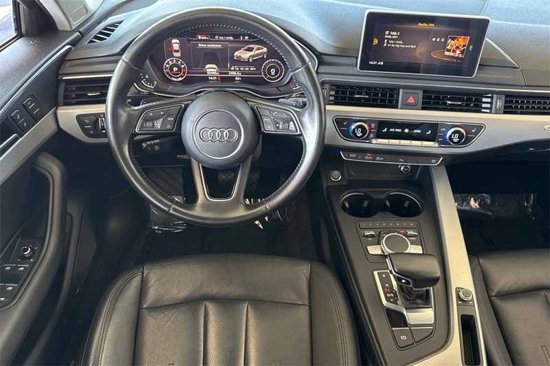 Audi A4 Vehicle Full-screen Gallery Image 14