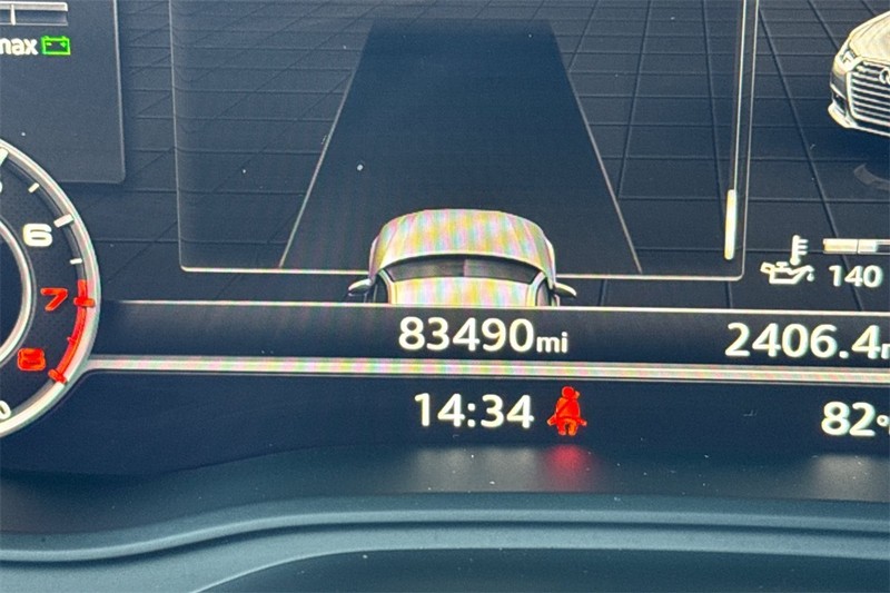Audi A4 Vehicle Full-screen Gallery Image 25