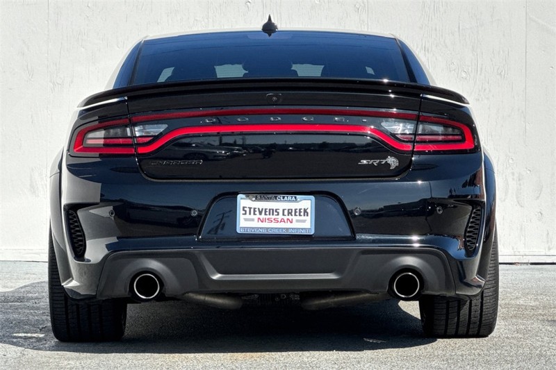 Dodge Charger Vehicle Full-screen Gallery Image 05