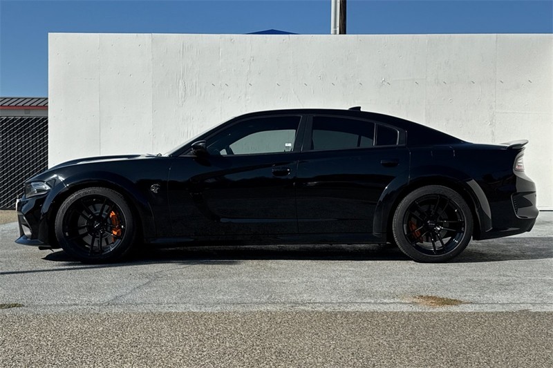 Dodge Charger Vehicle Full-screen Gallery Image 07