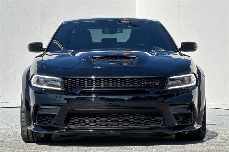Dodge Charger Vehicle Full-screen Gallery Image 09