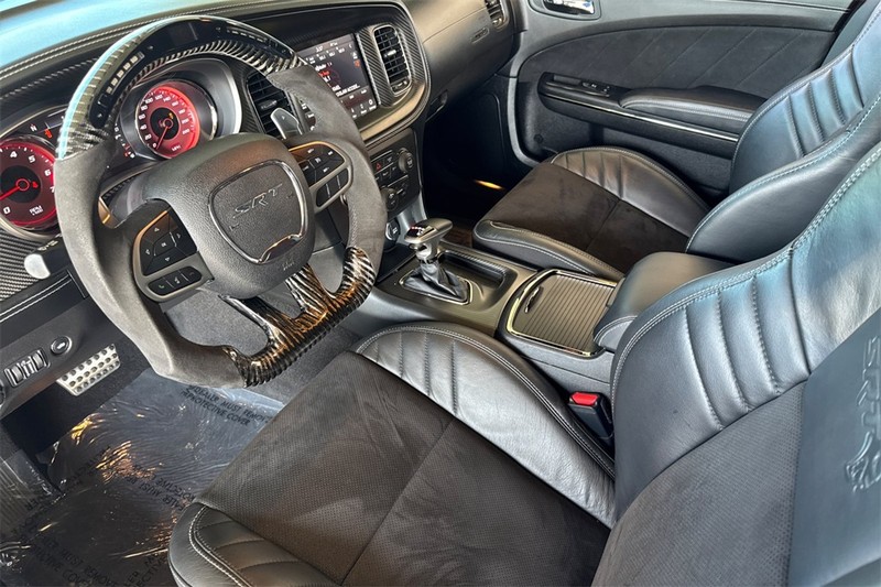 Dodge Charger Vehicle Full-screen Gallery Image 10