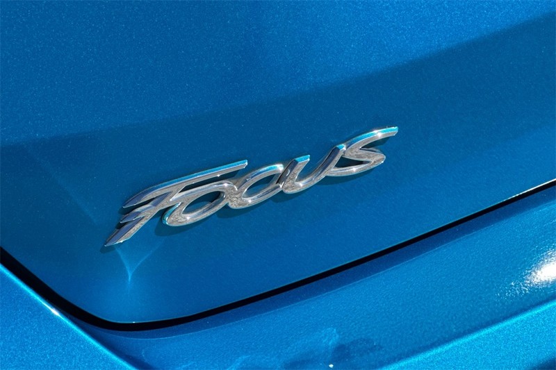 Ford Focus Hatchback Vehicle Full-screen Gallery Image 27