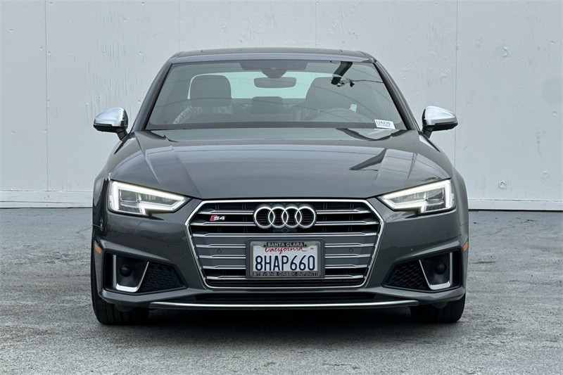 Audi S4 Vehicle Full-screen Gallery Image 09