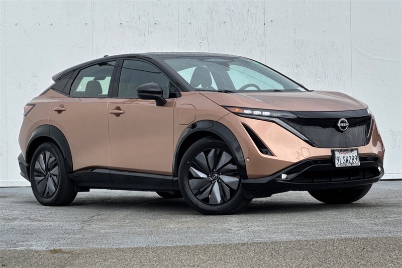 Nissan ARIYA Vehicle Full-screen Gallery Image 02