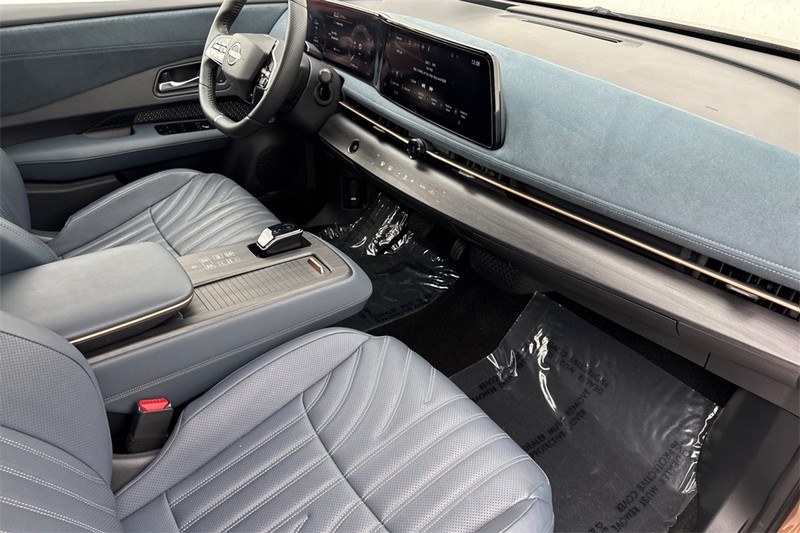 Nissan ARIYA Vehicle Full-screen Gallery Image 15
