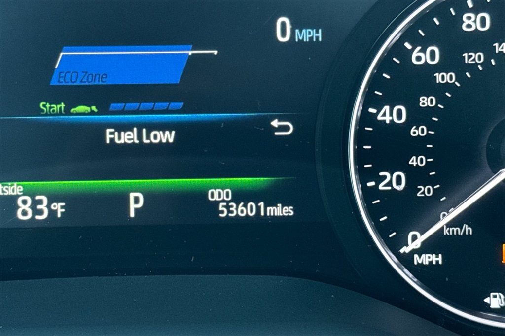 Toyota Sienna Vehicle Full-screen Gallery Image 25