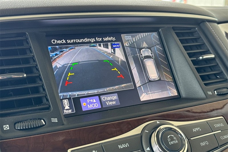INFINITI QX80 Vehicle Full-screen Gallery Image 19