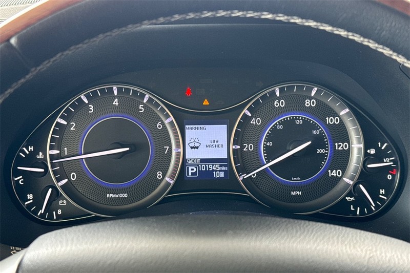INFINITI QX80 Vehicle Full-screen Gallery Image 24