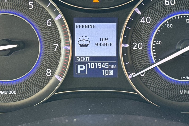 INFINITI QX80 Vehicle Full-screen Gallery Image 25