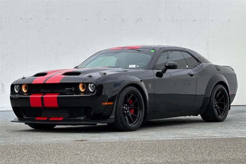 Dodge Challenger Vehicle Full-screen Gallery Image 08