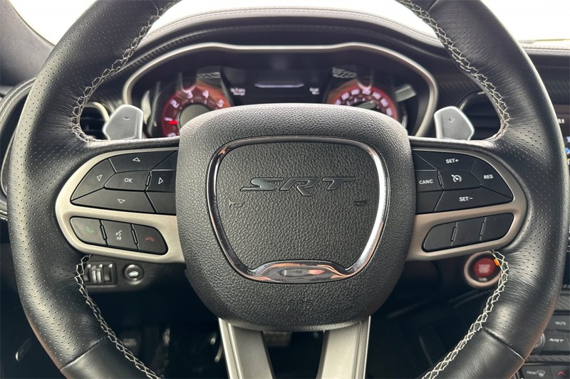 Dodge Challenger Vehicle Full-screen Gallery Image 21