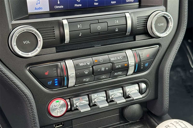 Ford Mustang Vehicle Full-screen Gallery Image 19