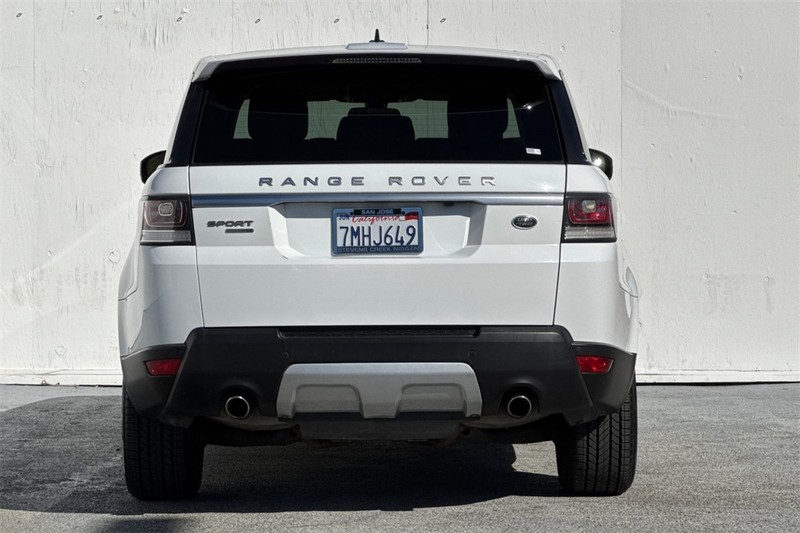 Land Rover Range Rover Sport Vehicle Full-screen Gallery Image 05