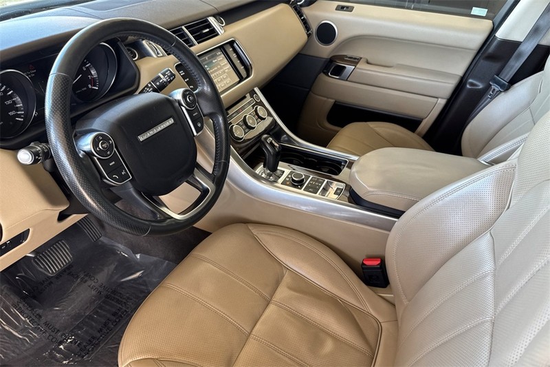 Land Rover Range Rover Sport Vehicle Full-screen Gallery Image 10