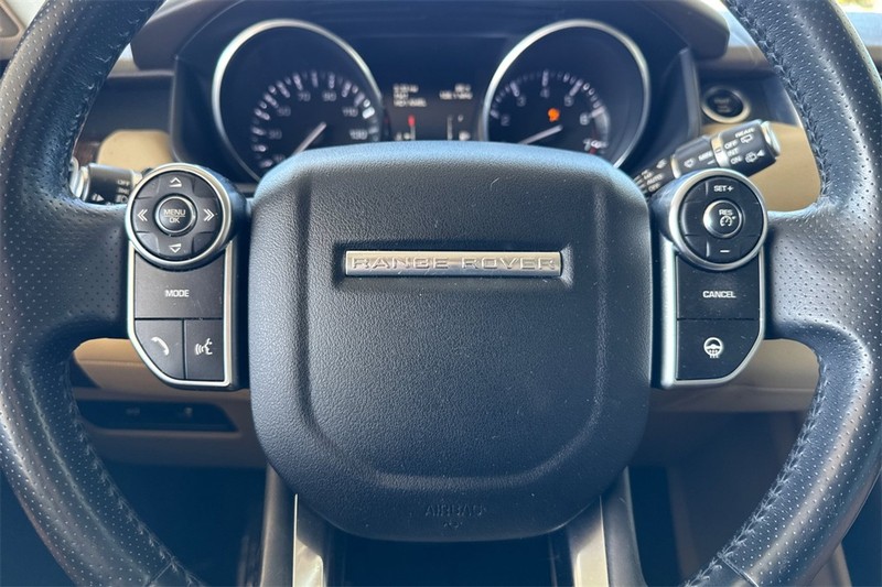 Land Rover Range Rover Sport Vehicle Full-screen Gallery Image 23