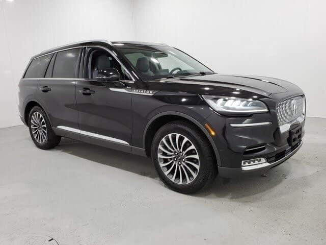 Lincoln Aviator Vehicle Full-screen Gallery Image 1