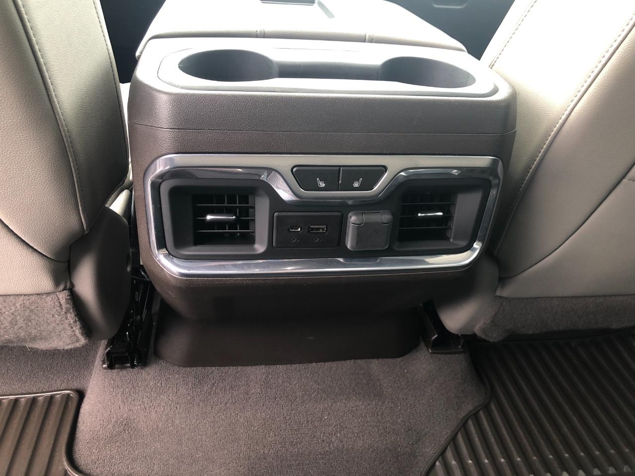 Chevrolet Silverado 1500 Vehicle Full-screen Gallery Image 12