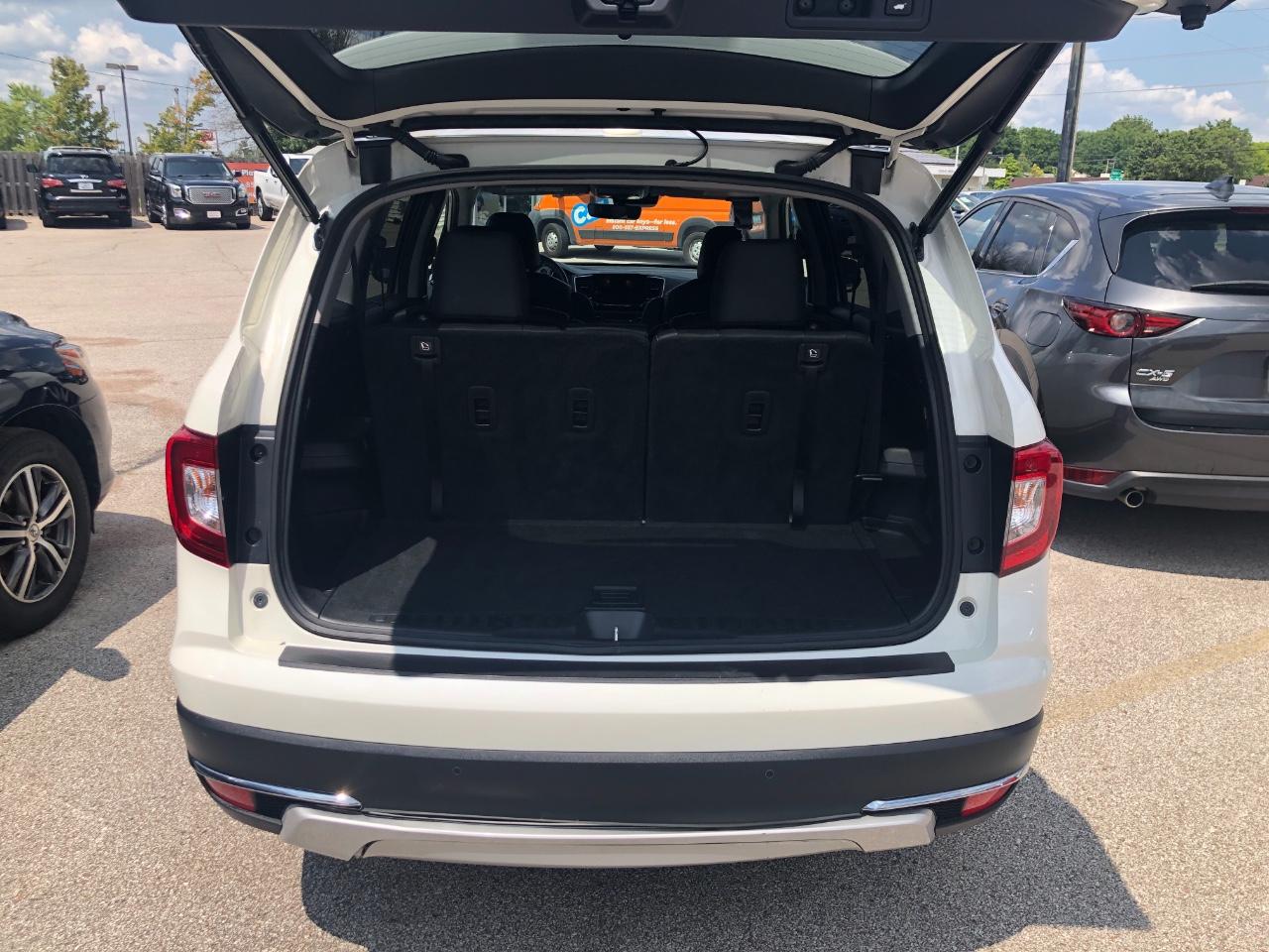 Honda Pilot Vehicle Full-screen Gallery Image 4