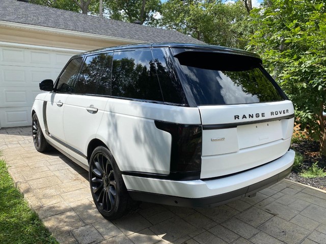 Land Rover Range Rover Vehicle Full-screen Gallery Image 3