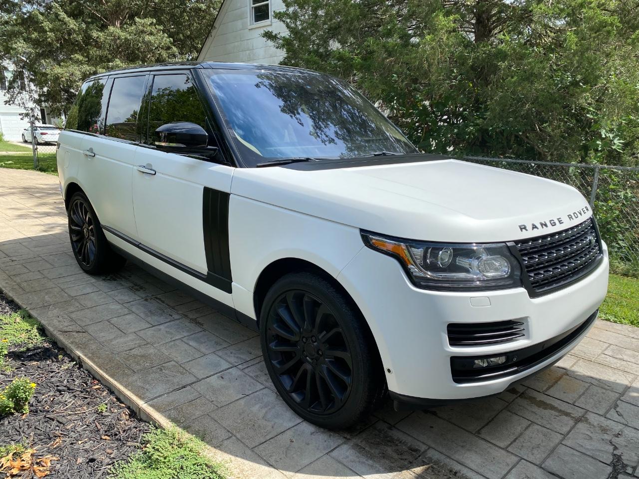 Land Rover Range Rover Vehicle Full-screen Gallery Image 7