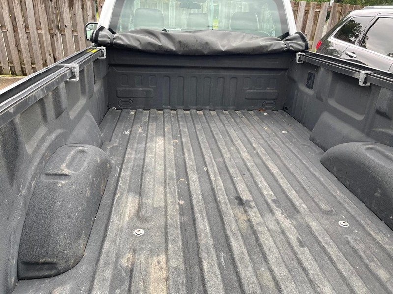 Ford F-150 Vehicle Full-screen Gallery Image 5