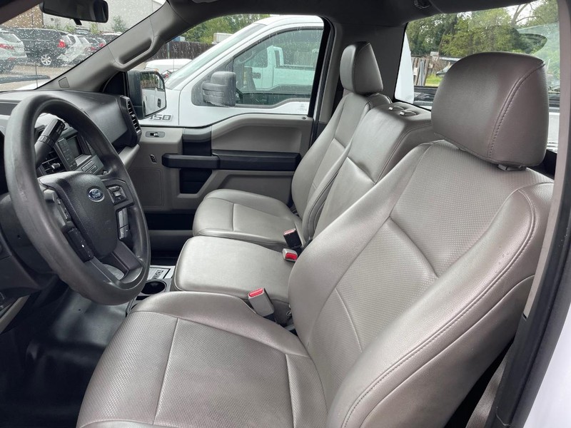 Ford F-150 Vehicle Full-screen Gallery Image 9