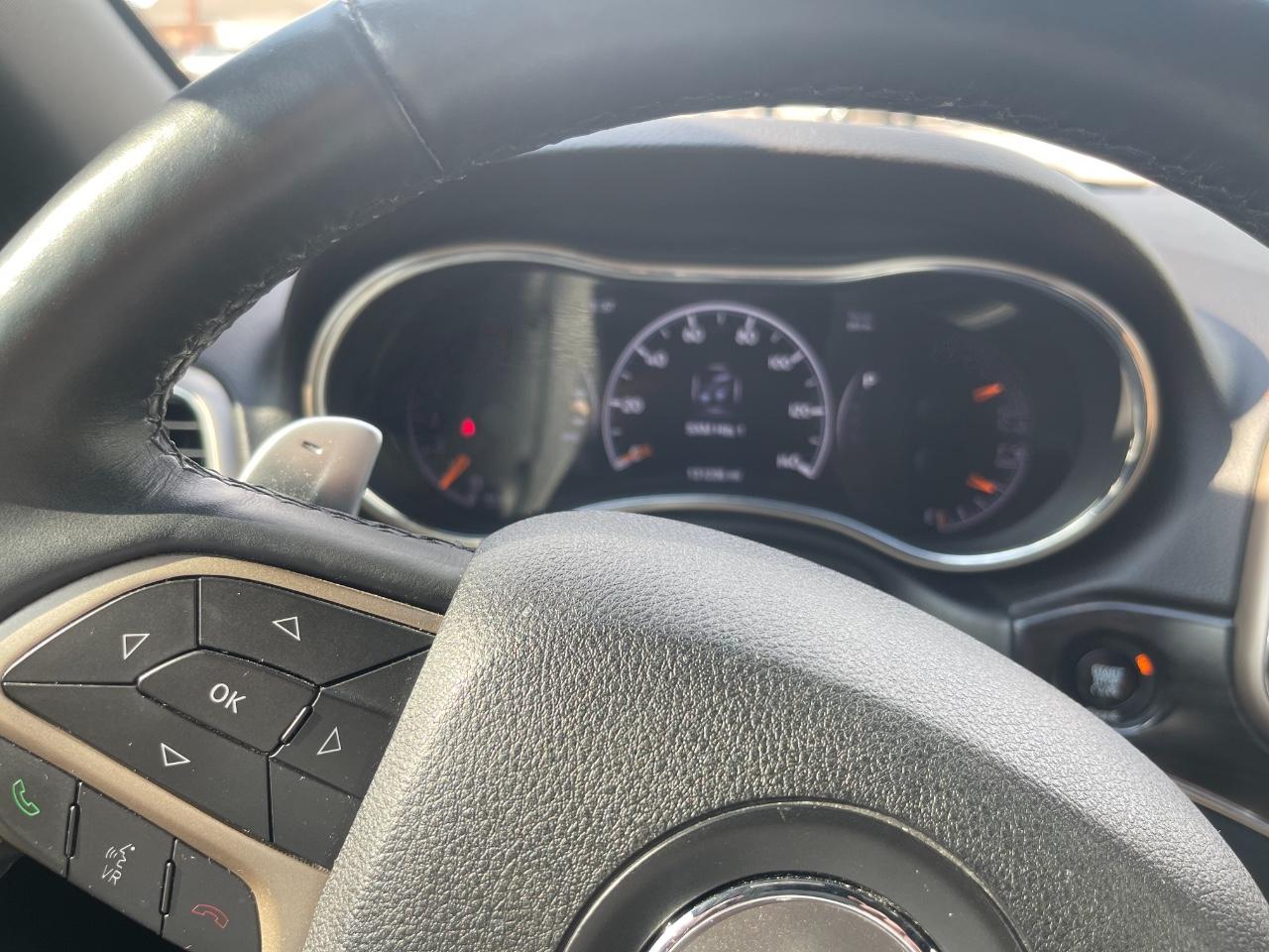 Jeep Grand Cherokee Vehicle Full-screen Gallery Image 9