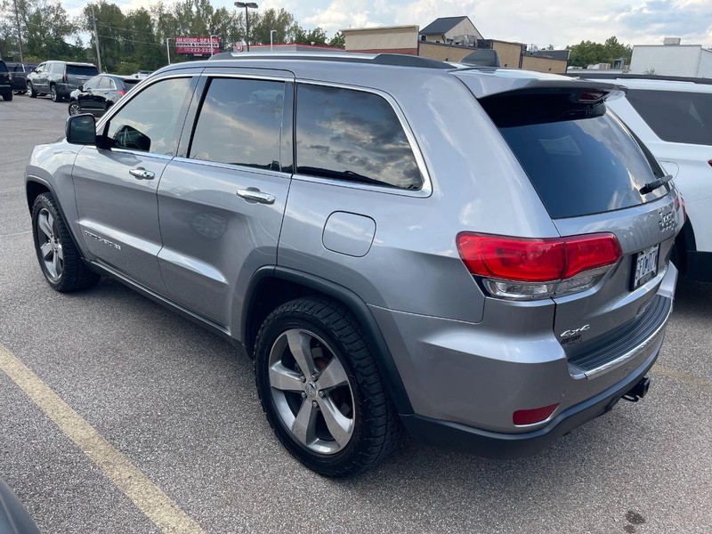 Jeep Grand Cherokee Vehicle Full-screen Gallery Image 7