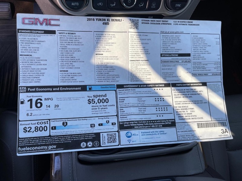 GMC Yukon XL Vehicle Full-screen Gallery Image 21
