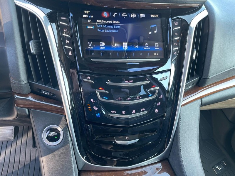 Cadillac Escalade ESV Vehicle Full-screen Gallery Image 7