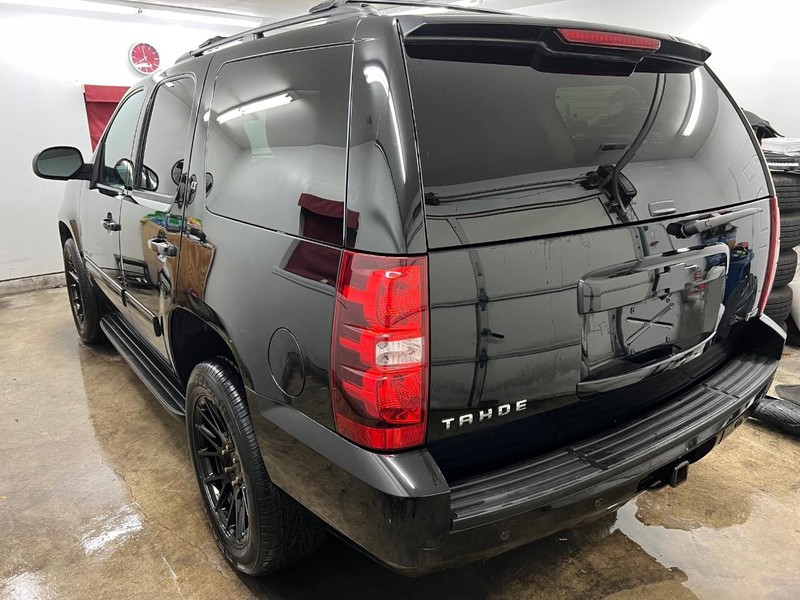 Chevrolet Tahoe Vehicle Full-screen Gallery Image 3
