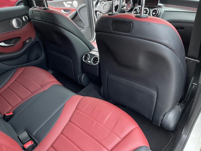 Mercedes-Benz GLC Vehicle Full-screen Gallery Image 13