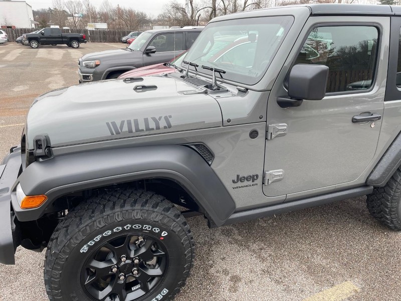Jeep Wrangler Vehicle Full-screen Gallery Image 2
