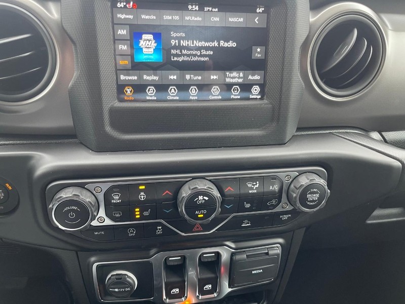 Jeep Wrangler Vehicle Full-screen Gallery Image 11