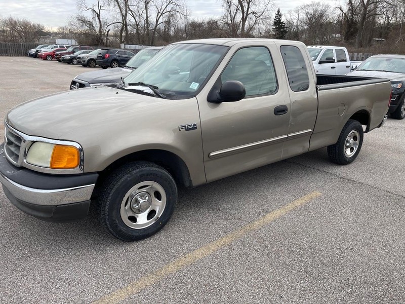 Ford F-150 Heritage Vehicle Full-screen Gallery Image 2