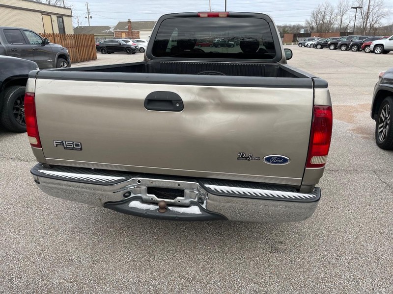 Ford F-150 Heritage Vehicle Full-screen Gallery Image 4