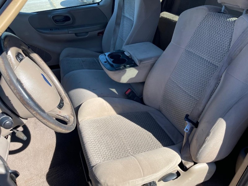 Ford F-150 Heritage Vehicle Full-screen Gallery Image 7